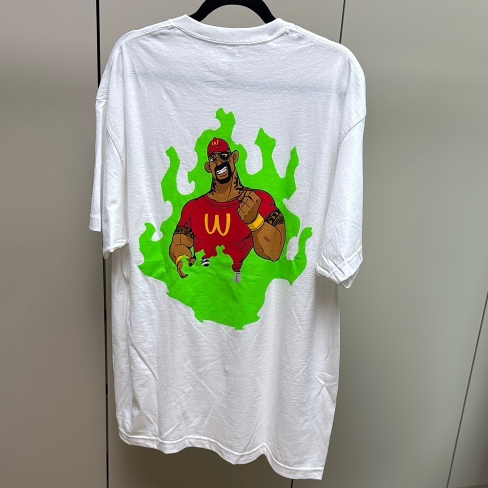 McDonalds WCDONALDS LA POP UP EXCLUSIVE Collectors T - Picture 6 of 8